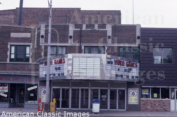 Uptown Theatre - FROM AMERICAN CLASSIC IMAGES